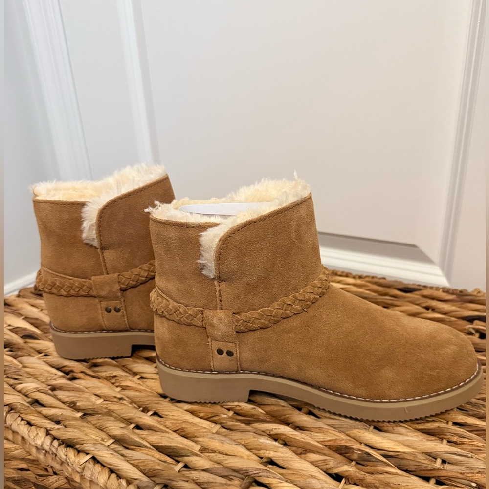 Women’s Boots Size 8